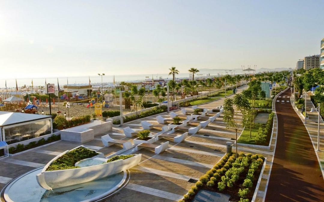 Residence Riccione Beach Apartments Екстериор снимка